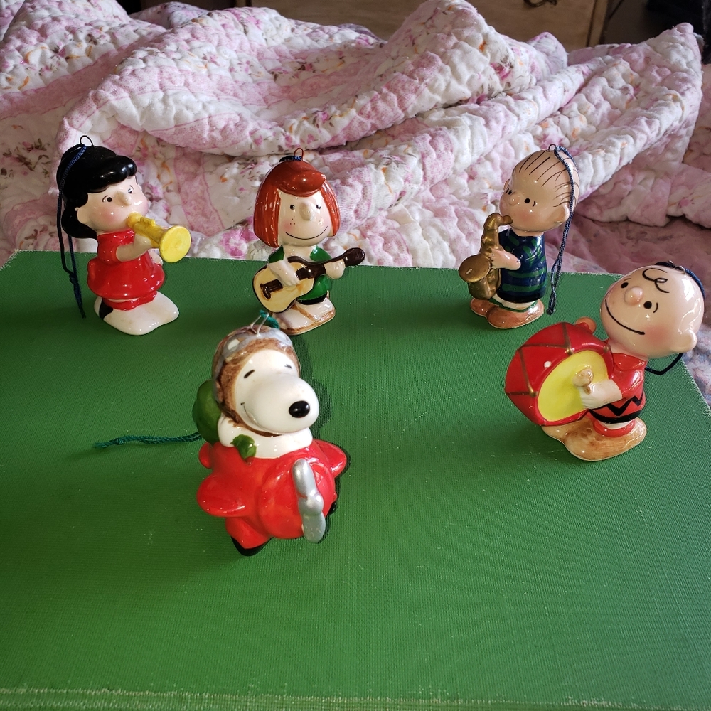 VINTAGE Collection Snoopy Christmas Ornaments